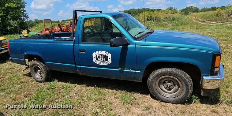 image for item LW9723 1998 Chevrolet C1500  pickup truck
