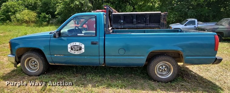 image for item LW9723 1998 Chevrolet C1500  pickup truck