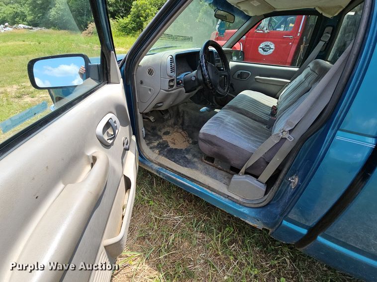 image for item LW9723 1998 Chevrolet C1500  pickup truck