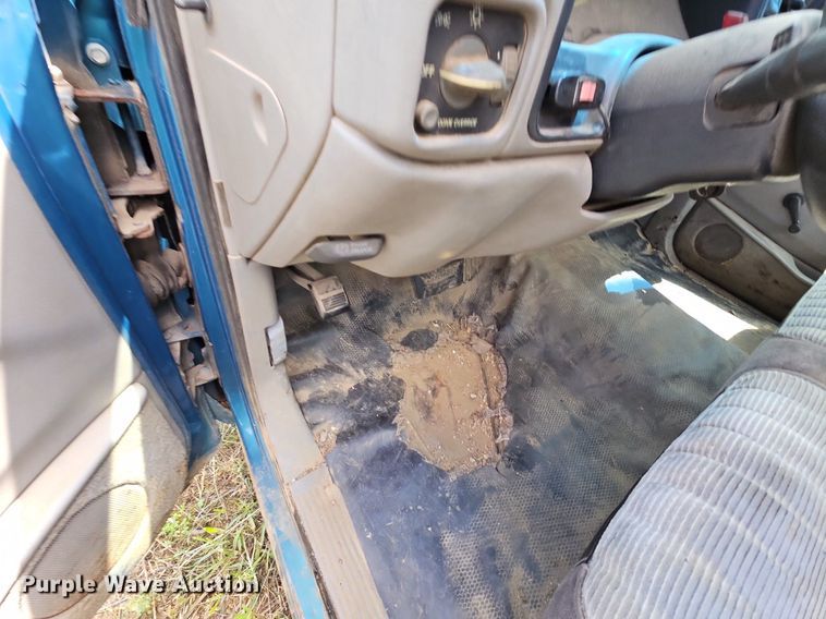 image for item LW9723 1998 Chevrolet C1500  pickup truck