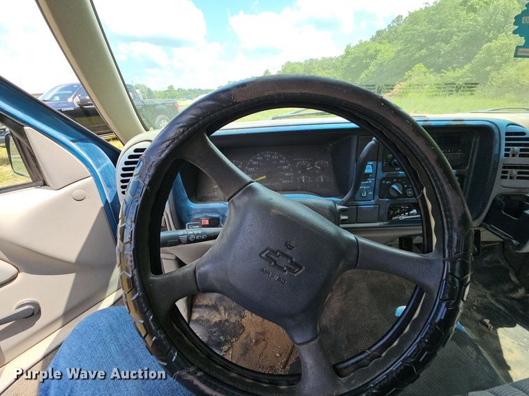 image for item LW9723 1998 Chevrolet C1500  pickup truck