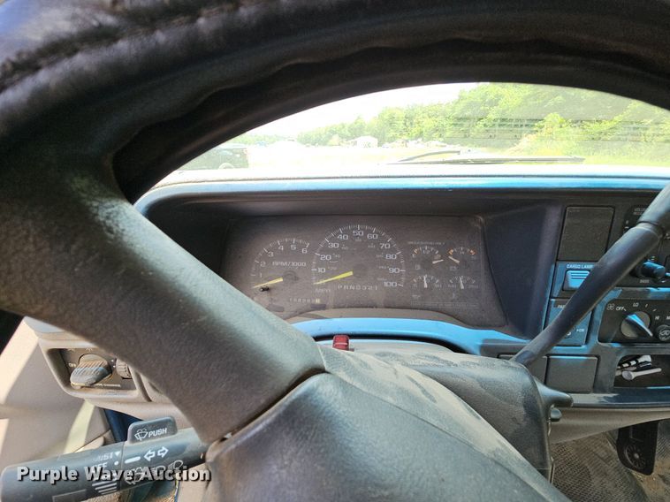 image for item LW9723 1998 Chevrolet C1500  pickup truck