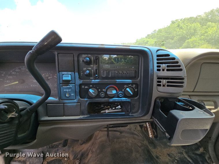 image for item LW9723 1998 Chevrolet C1500  pickup truck