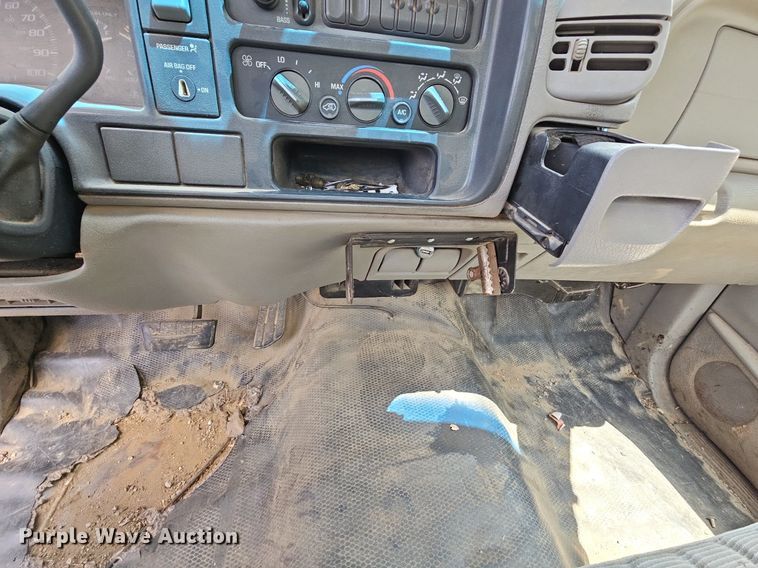 image for item LW9723 1998 Chevrolet C1500  pickup truck