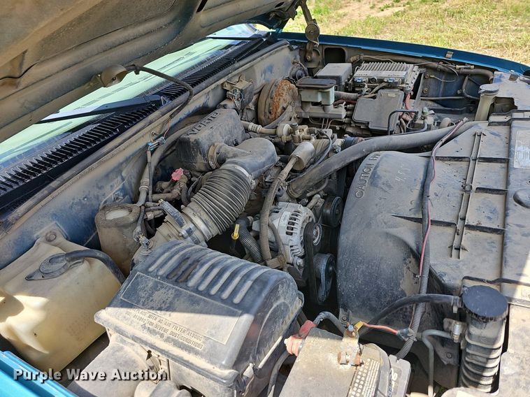 image for item LW9723 1998 Chevrolet C1500  pickup truck