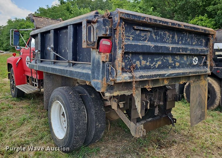 image for item LW9724 1990 Ford F800  dump truck