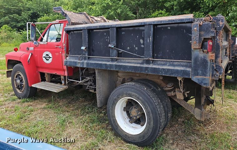 image for item LW9724 1990 Ford F800  dump truck