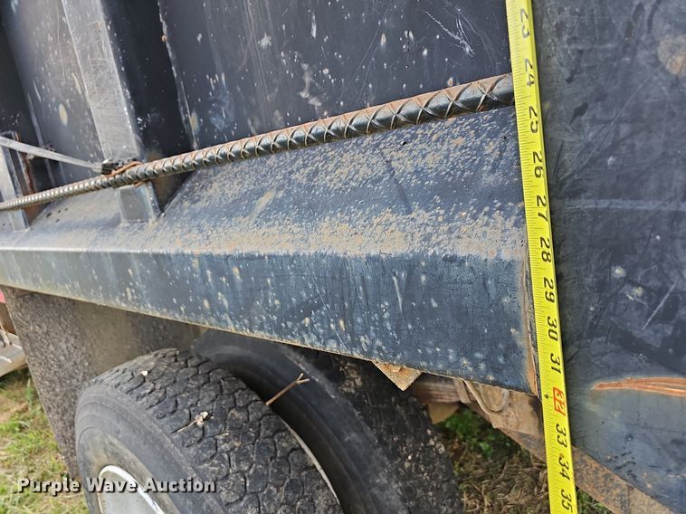 image for item LW9724 1990 Ford F800  dump truck