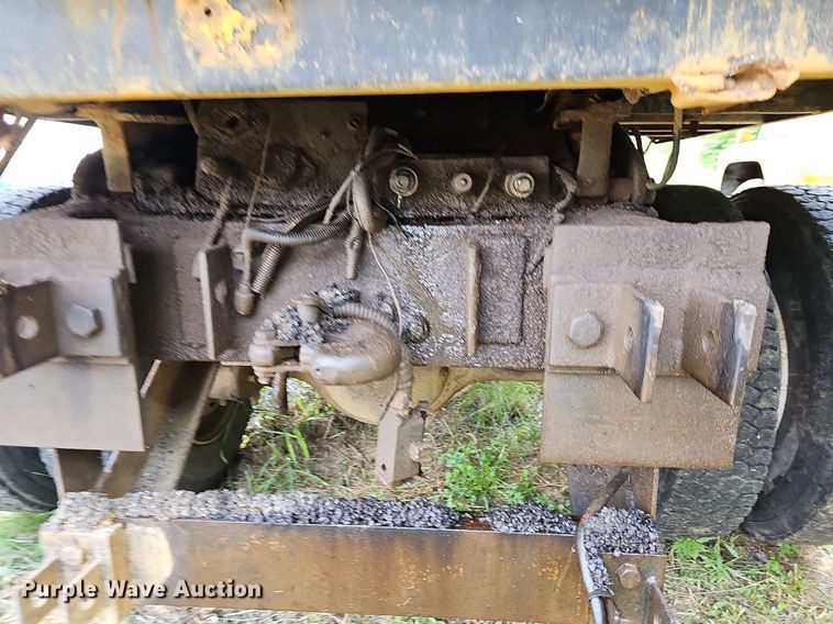 image for item LW9724 1990 Ford F800  dump truck