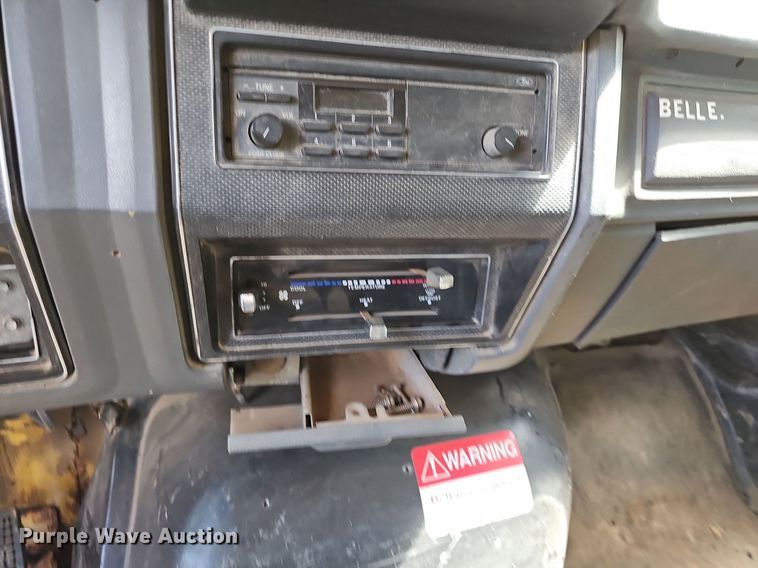 image for item LW9724 1990 Ford F800  dump truck