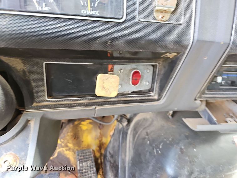 image for item LW9724 1990 Ford F800  dump truck