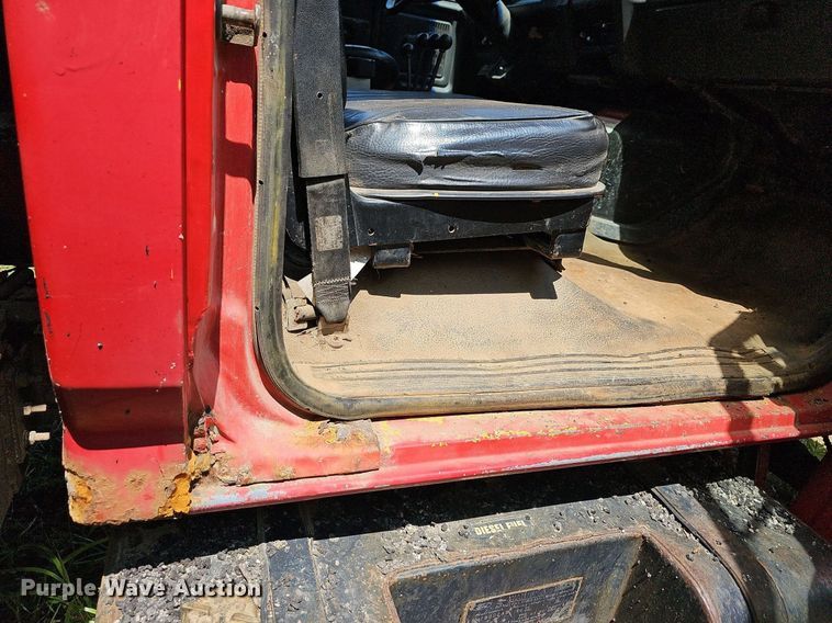 image for item LW9724 1990 Ford F800  dump truck