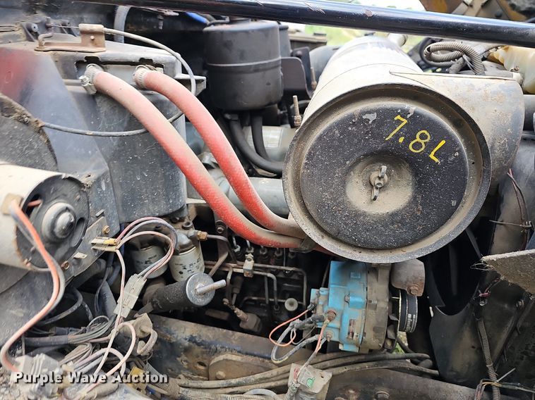 image for item LW9724 1990 Ford F800  dump truck