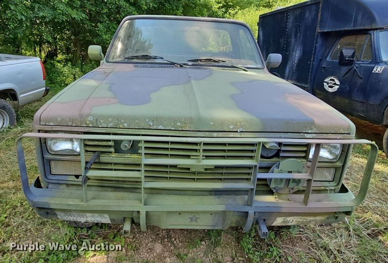 image for item LW9726 1986 Chevrolet D30  pickup truck