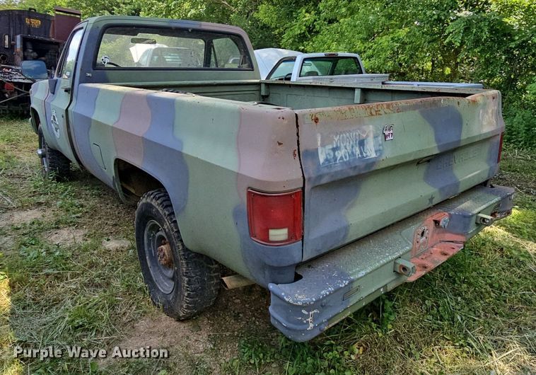 image for item LW9726 1986 Chevrolet D30  pickup truck