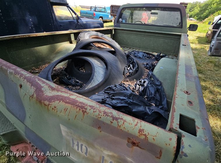 image for item LW9726 1986 Chevrolet D30  pickup truck