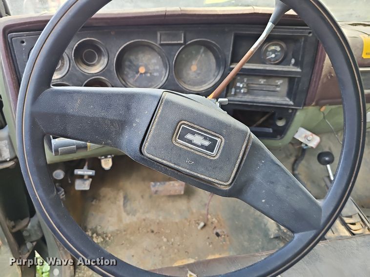 image for item LW9726 1986 Chevrolet D30  pickup truck