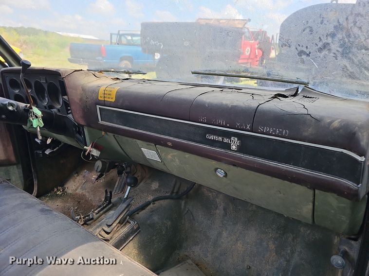 image for item LW9726 1986 Chevrolet D30  pickup truck