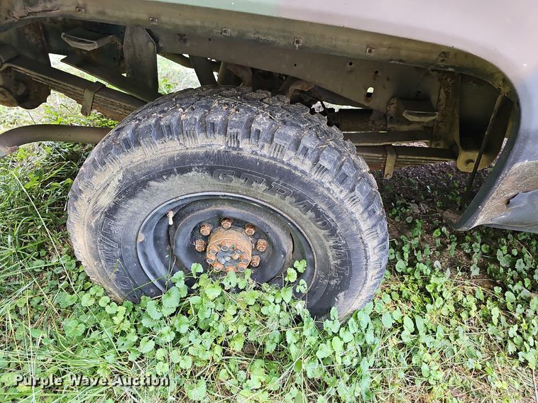 image for item LW9726 1986 Chevrolet D30  pickup truck