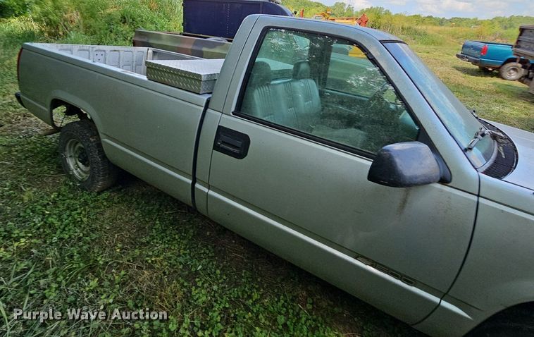 image for item LW9727 1997 Chevrolet C1500  pickup truck