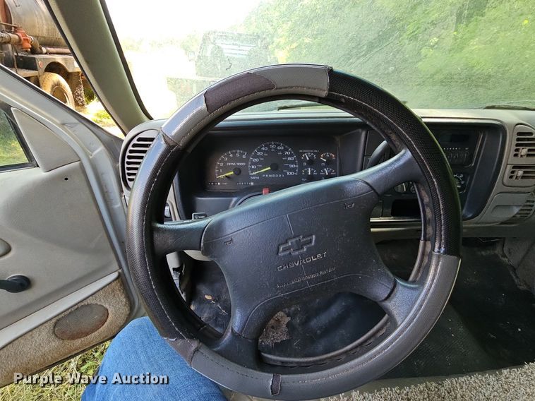 image for item LW9727 1997 Chevrolet C1500  pickup truck