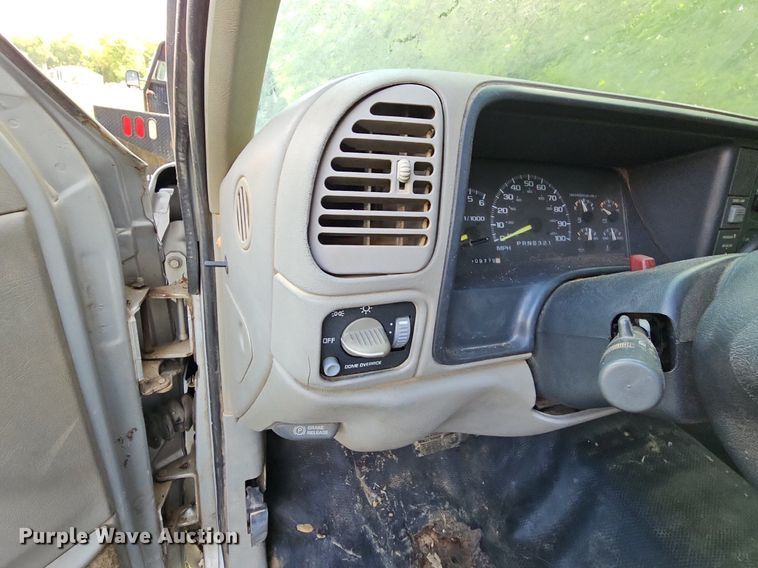 image for item LW9727 1997 Chevrolet C1500  pickup truck