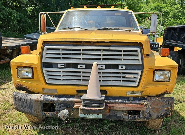 image for item LW9728 1980 Ford  oil distributor truck