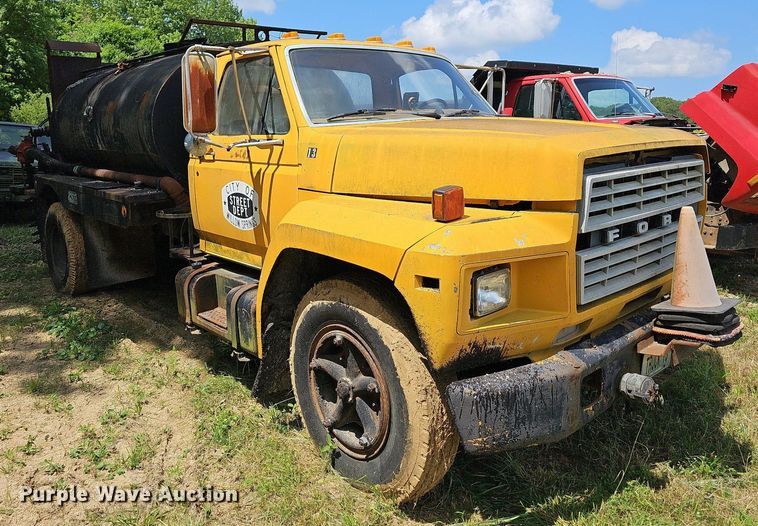 image for item LW9728 1980 Ford  oil distributor truck