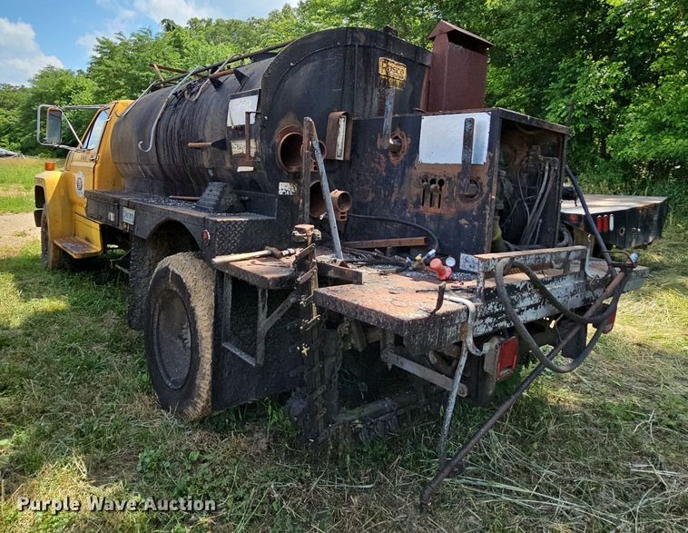 image for item LW9728 1980 Ford  oil distributor truck