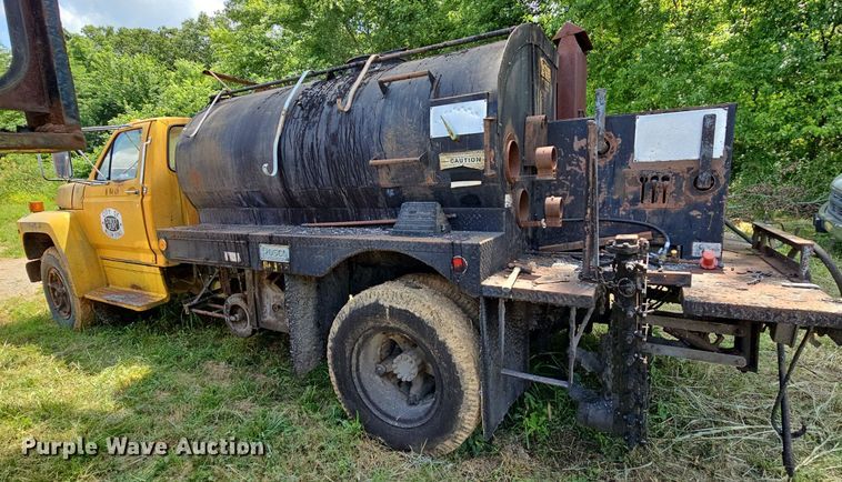 image for item LW9728 1980 Ford  oil distributor truck