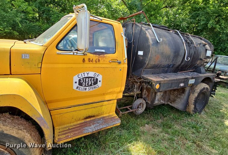 image for item LW9728 1980 Ford  oil distributor truck