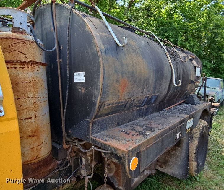 image for item LW9728 1980 Ford  oil distributor truck