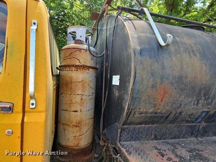 image for item LW9728 1980 Ford  oil distributor truck