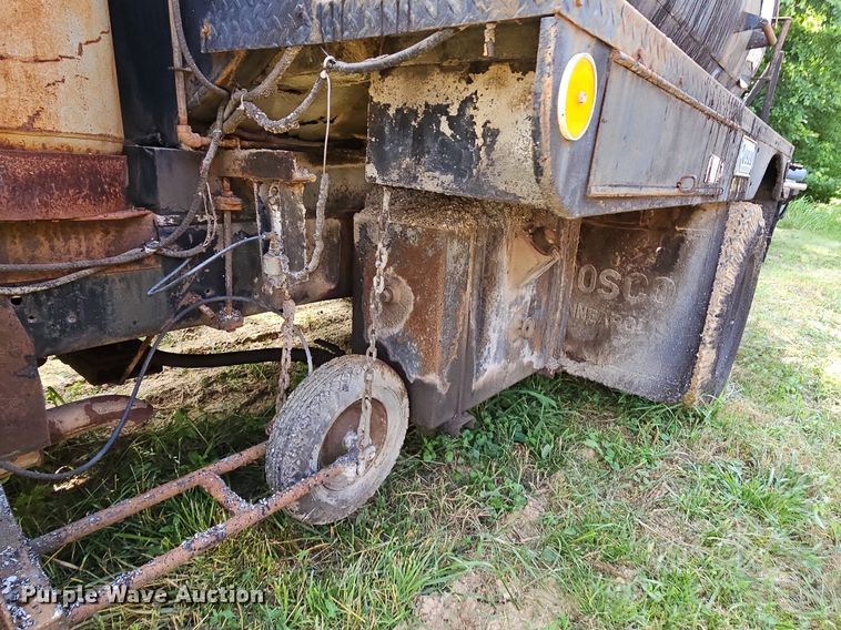 image for item LW9728 1980 Ford  oil distributor truck