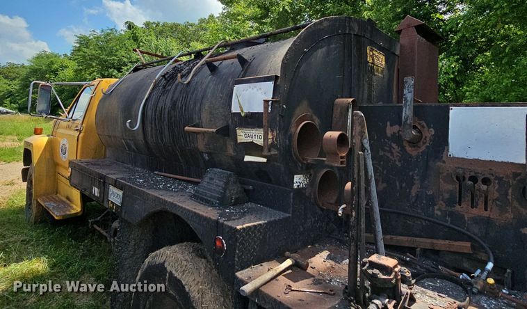 image for item LW9728 1980 Ford  oil distributor truck