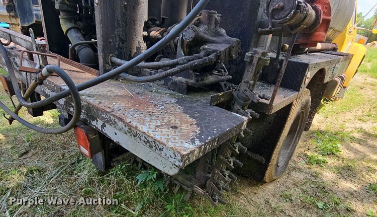 image for item LW9728 1980 Ford  oil distributor truck