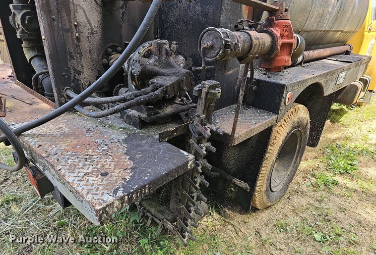 image for item LW9728 1980 Ford  oil distributor truck