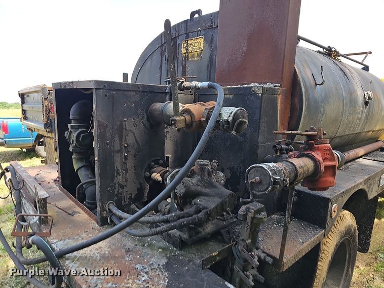 image for item LW9728 1980 Ford  oil distributor truck