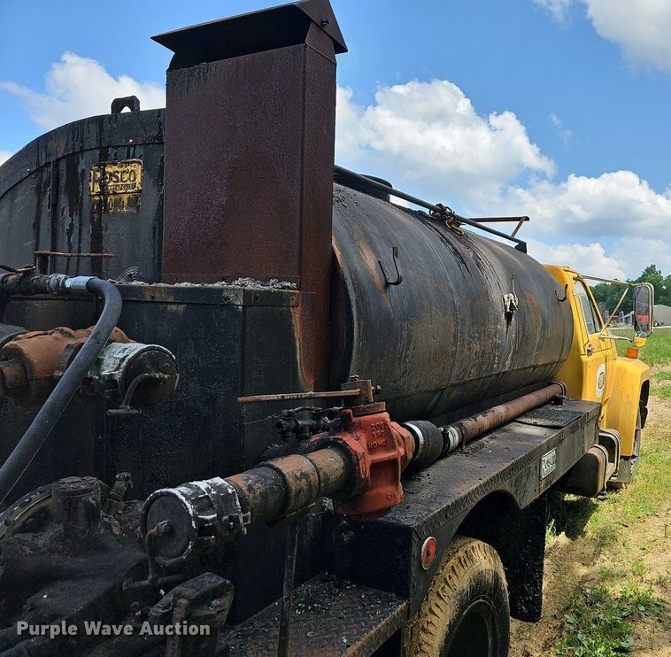 image for item LW9728 1980 Ford  oil distributor truck