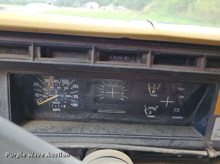 image for item LW9728 1980 Ford  oil distributor truck