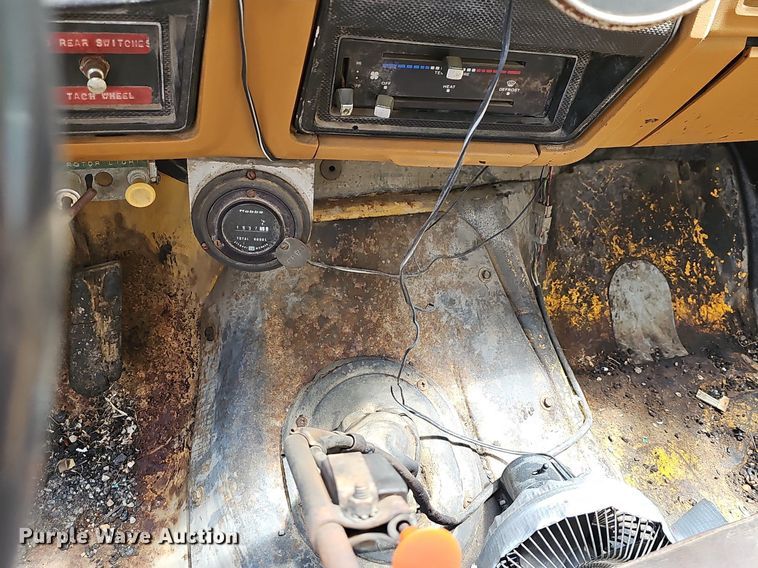 image for item LW9728 1980 Ford  oil distributor truck