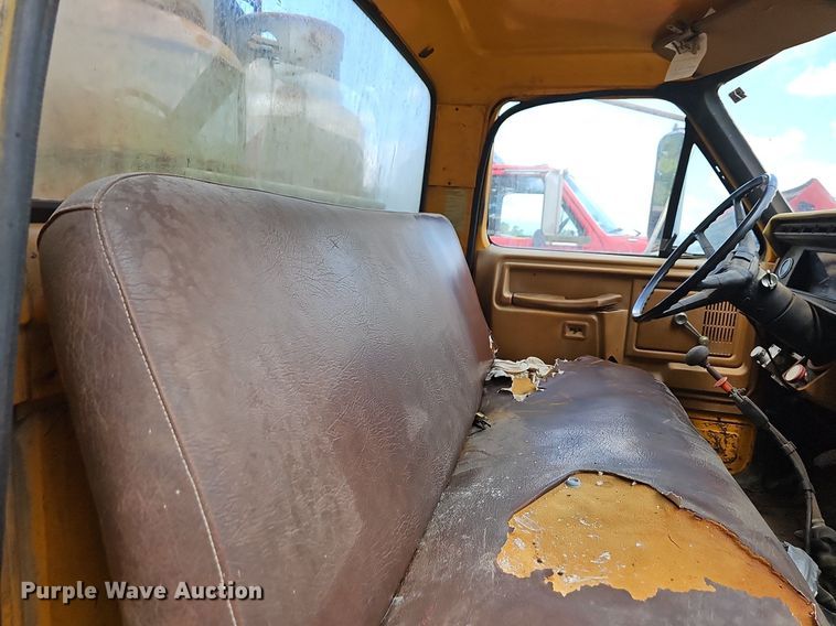 image for item LW9728 1980 Ford  oil distributor truck