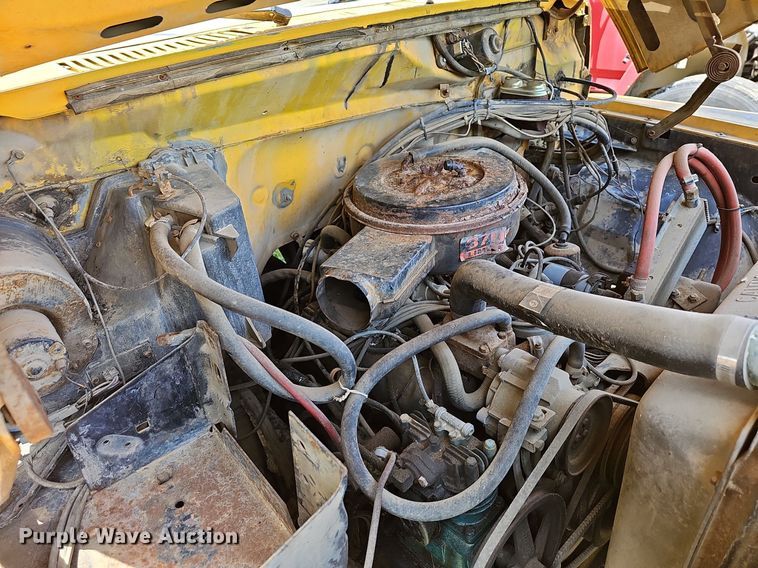 image for item LW9728 1980 Ford  oil distributor truck