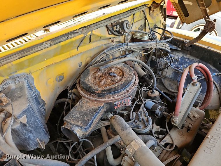 image for item LW9728 1980 Ford  oil distributor truck