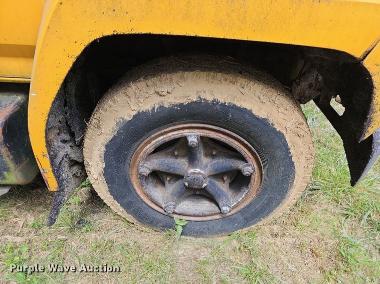 image for item LW9728 1980 Ford  oil distributor truck