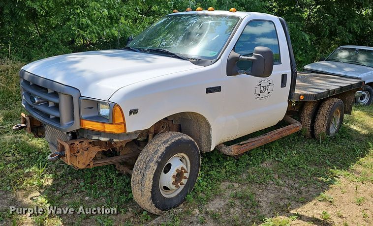 image for item LW9729 1999 Ford F350 Super Duty  flatbed pickup truck
