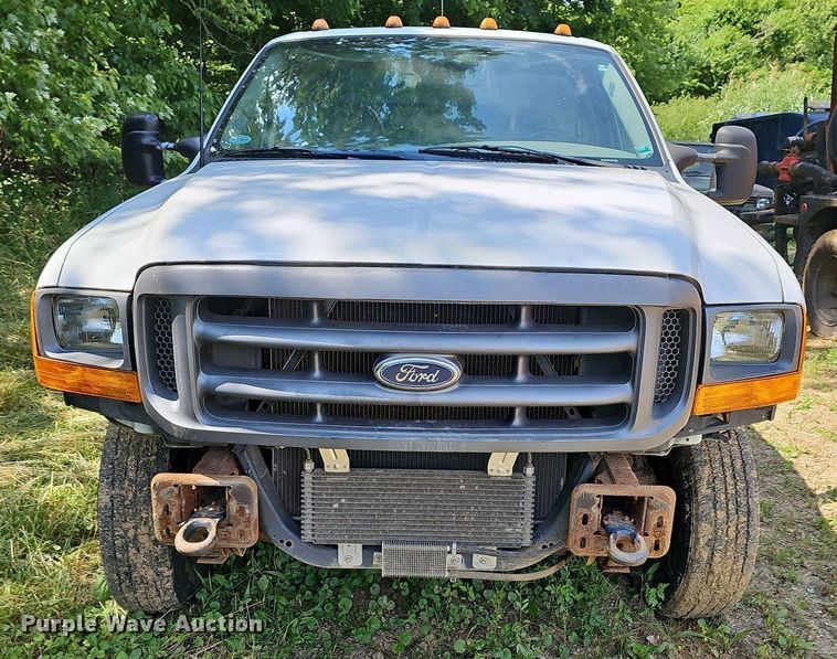 image for item LW9729 1999 Ford F350 Super Duty  flatbed pickup truck