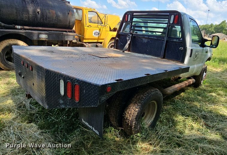 image for item LW9729 1999 Ford F350 Super Duty  flatbed pickup truck