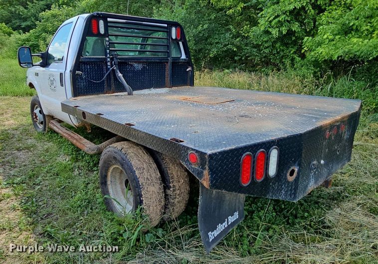 image for item LW9729 1999 Ford F350 Super Duty  flatbed pickup truck