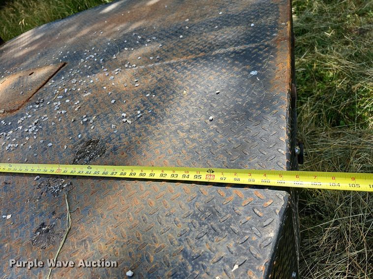 image for item LW9729 1999 Ford F350 Super Duty  flatbed pickup truck